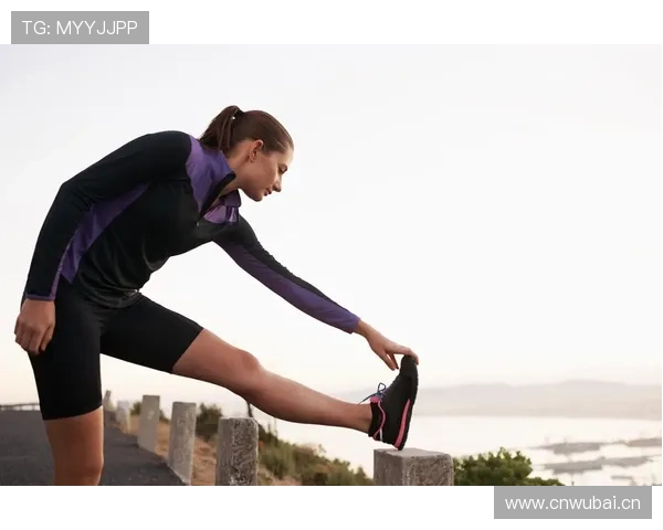 阿门防守过度引发抽筋 赛场边拉伸放松缓解肌肉压力